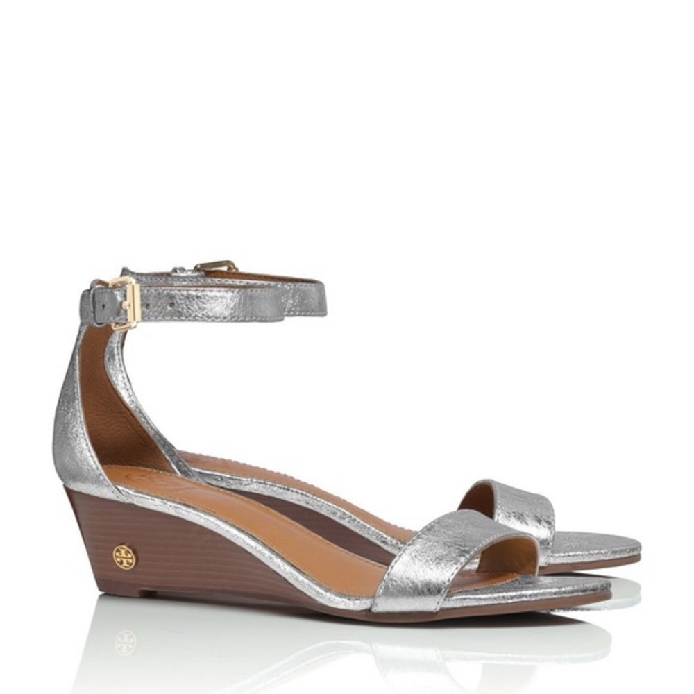Tory Burch Savannah wedge !